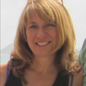 Meet your Posher, Elaine